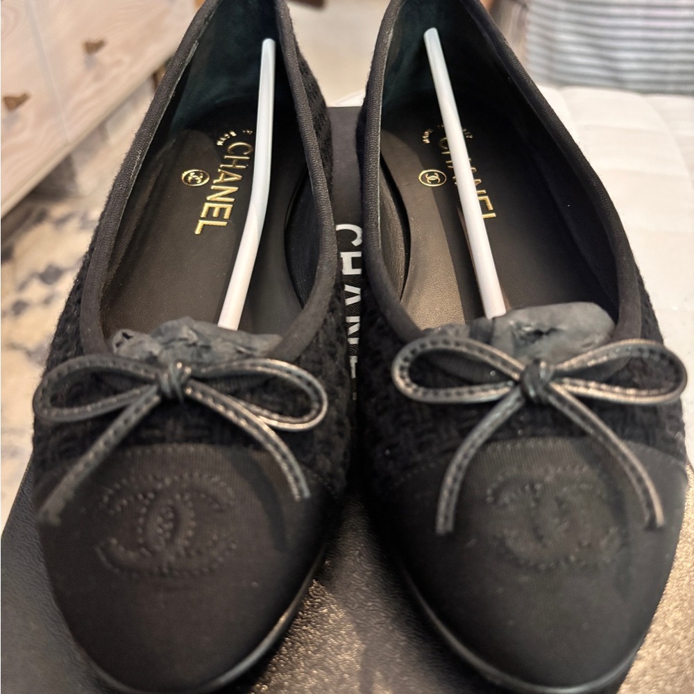 CHANEL 24B Wool Tweed and Grosgrain Ballet Flats, 36.5
